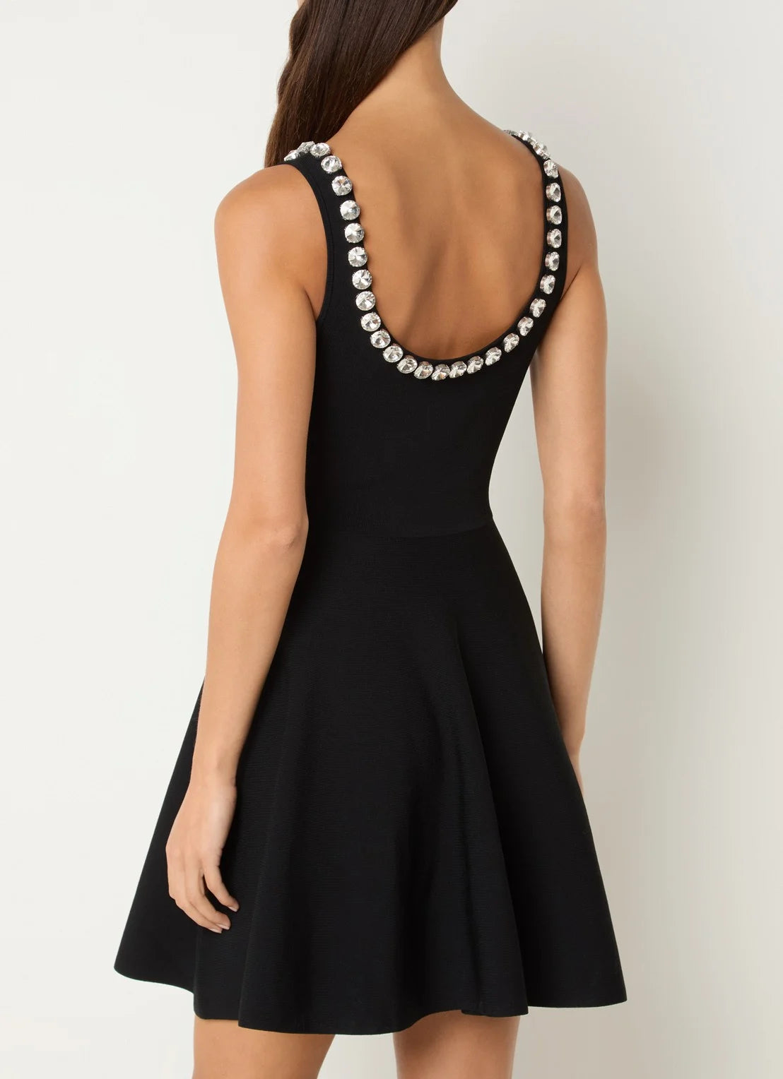 Mini sukienka z kryształkami i marszczeniem